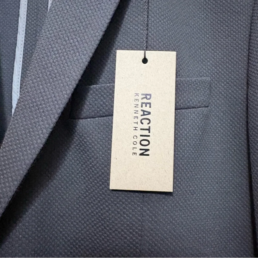 Kenneth Cole Men's Grey Textured Techni-Cole Two-Button Blazer 40 Reg NWT - Picture 6 of 7